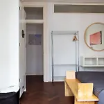 Mansion מלון 3*